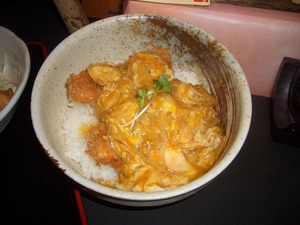 白身魚のフライ&チキン南蛮 VS 白身魚のカツ丼
