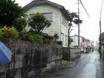 雨の中、まちあるき-2