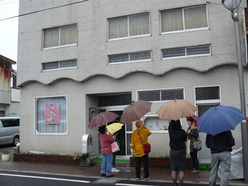 雨の中、まちあるき-2