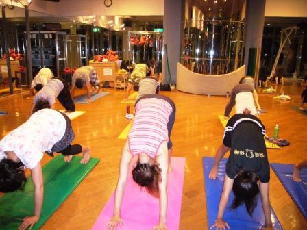 『Breezy Yoga』の夜会(*^Q^)c ‐=3