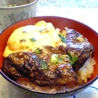 豚の軟骨煮丼